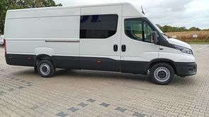 IVECO Daily 35S18A8 V VAN przewóz osób