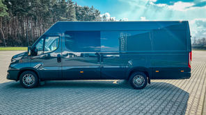 IVECO Daily 35S18 V VAN przewóz osób