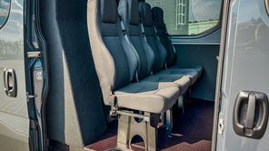IVECO Daily 35S18 V VAN przewóz osób